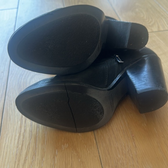 Vince Camuto - Hinnegan Black Leather Ankle Boot Size 5.5 - Picture 9 of 11